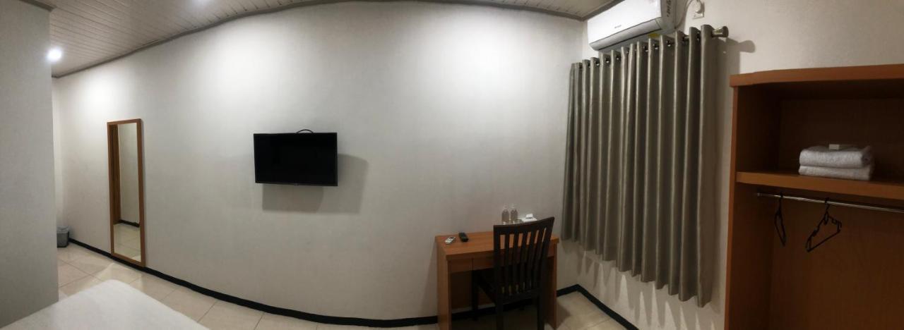 Aurora Hotel Siliwangi Cirebon Extérieur photo